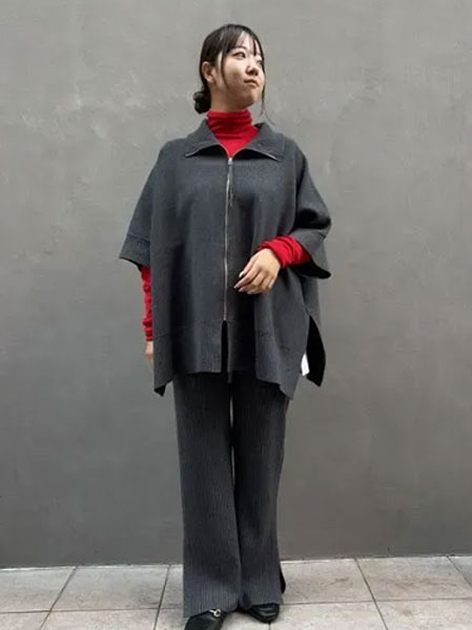 Liesse  HEAD OFFICEさんの「Liesse｜【大草直子さんコラボ】2WAYケープジップニット（セットアップ可/店舗限定カラーあり）」を使ったコーディネート