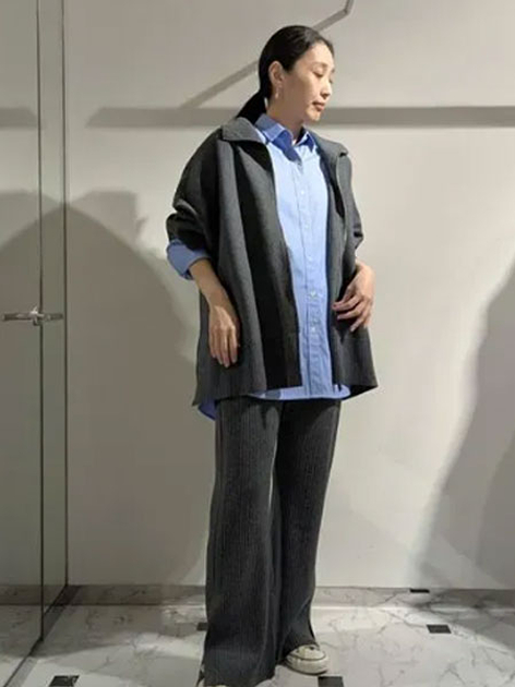 Liesse  HEAD OFFICEさんの「Liesse｜【大草直子さんコラボ】2WAYケープジップニット（セットアップ可/店舗限定カラーあり）」を使ったコーディネート