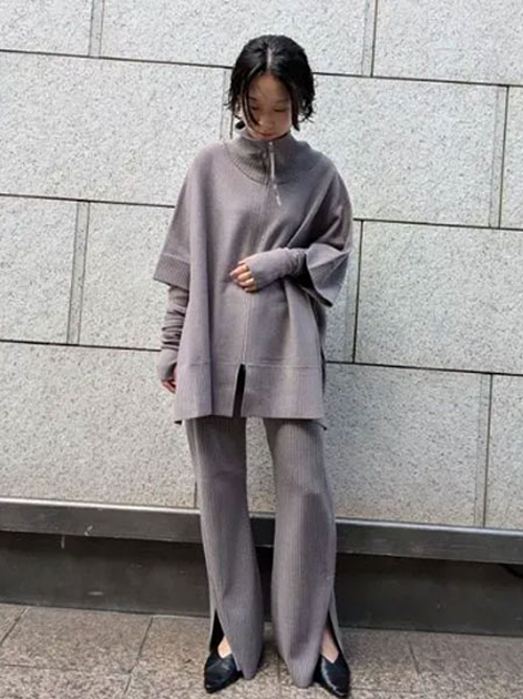 Liesse  HEAD OFFICEさんの「Liesse｜【大草直子さんコラボ】リブニットパンツ（セットアップ可/店舗限定カラーあり）」を使ったコーディネート