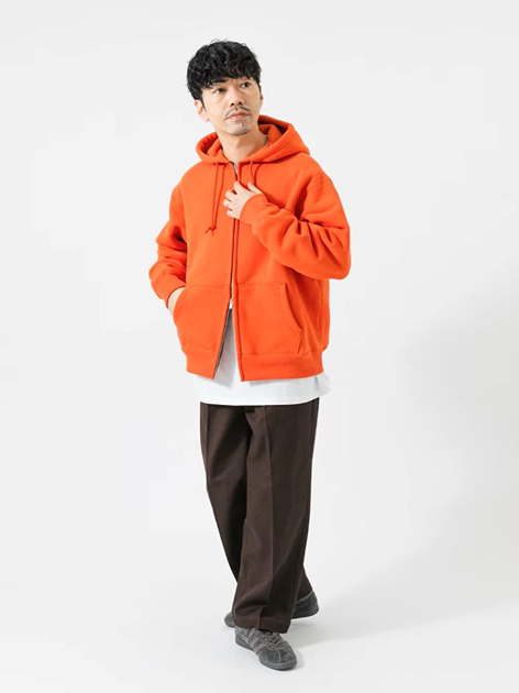 URBAN RESEARCH MENさんの「URBAN RESEARCH｜Logic One　SWEAT ZIP PARKA」を使ったコーディネート