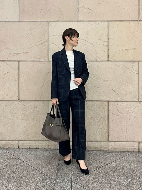 URBAN RESEARCH ROSSO  WOMENさんの「URBAN RESEARCH｜サイドベルトデザインチェックパンツ」を使ったコーディネート