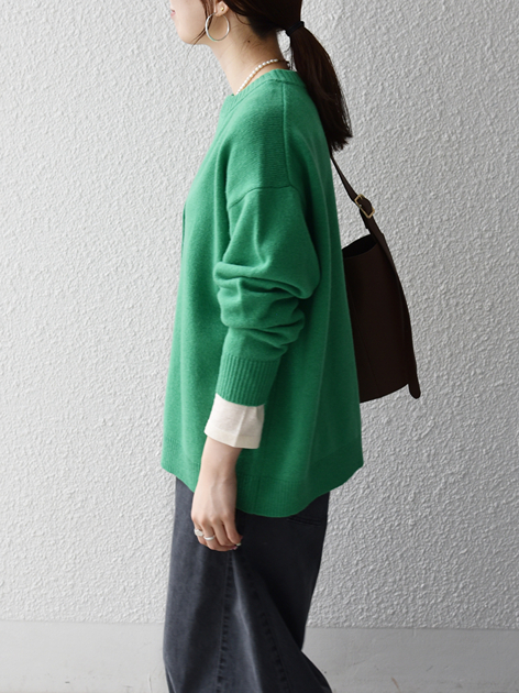 藤原さんの「SHIPS｜〈洗濯機可能〉バレル デニム パンツ［SHIPS any DENIM］」を使ったコーディネート