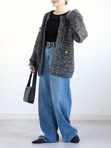 荒川さんの「SHIPS｜〈手洗い可能〉ミディ丈 ミックス ニット ジャケット」を使ったコーディネート